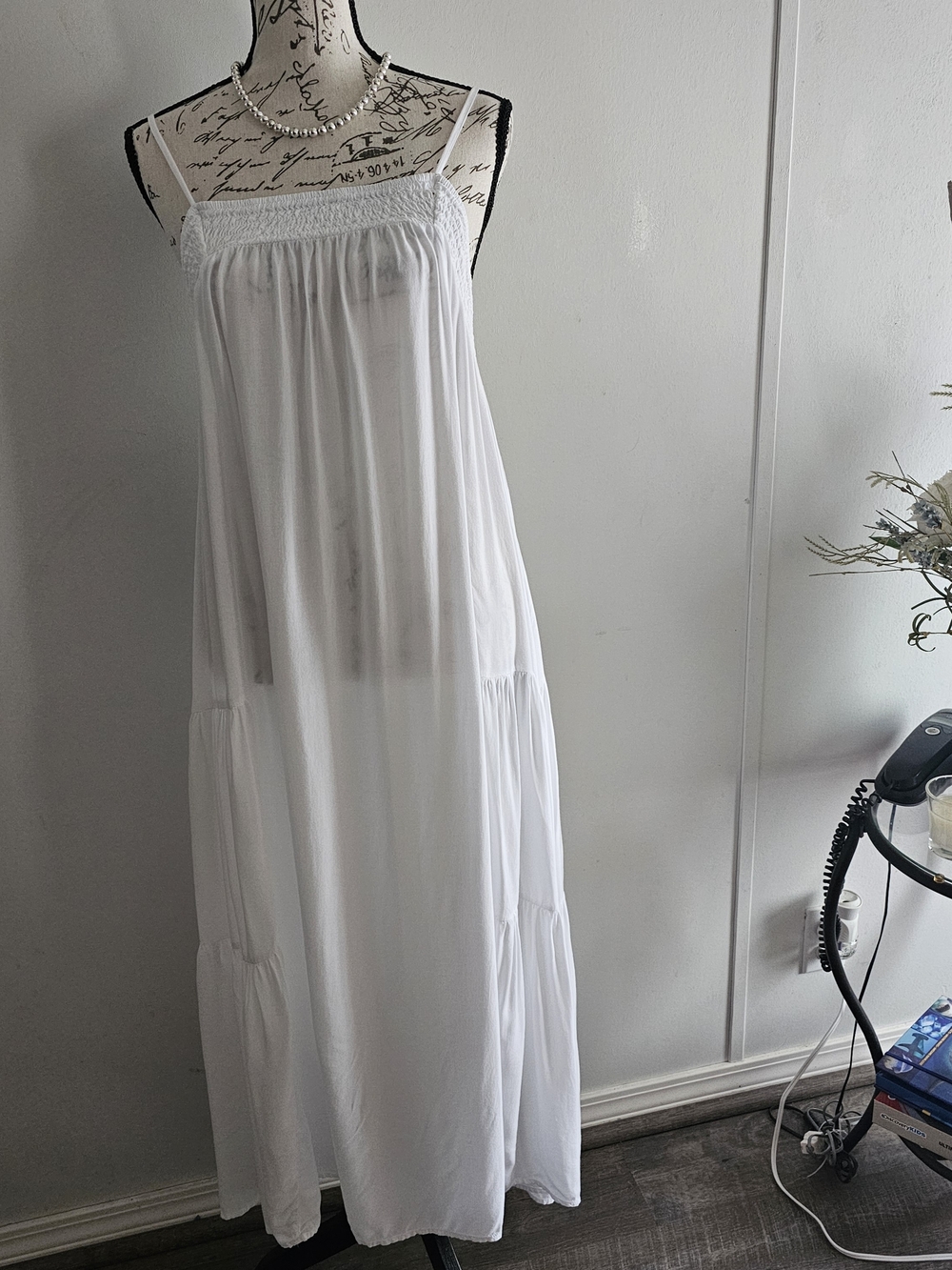 DKNY White 100% Rayon Tiered Maxi Dress Elastic Bodice Pockets Bohemian Boho